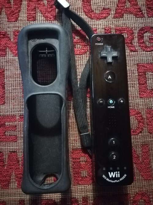 NINTENDO WII CONTROLLER WITH MOTION PLUS