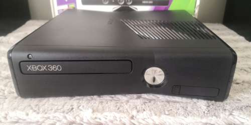 XBOX 360 SLIM CONSOLE-UNIT IS IN PRISTINE CONDITION!!!!!