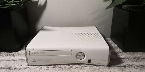 LIMITED EDITION WHITE XBOX 360 SLIM CONSOLE ONLY