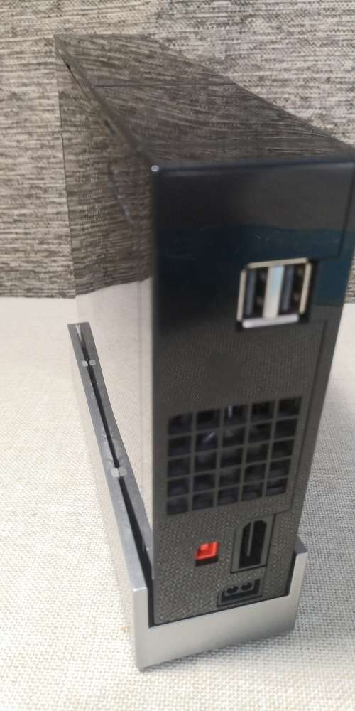 NINTENDO WII CONSOLE WITH POWER SUPPLY,AV CABLE AND SENSOR BAR