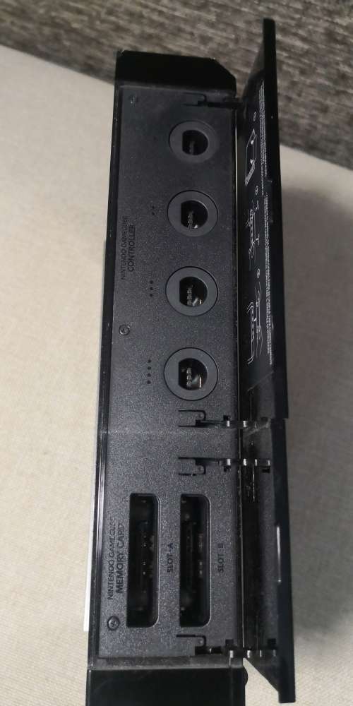 NINTENDO WII CONSOLE WITH POWER SUPPLY,AV CABLE AND SENSOR BAR