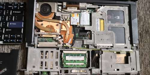 LENOVO T61 (7663) laptop (for spares/repairs)