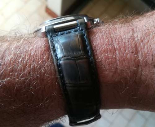 Cartier watch. Excellent condition. Works 100%. Giveaway! Can resell up to R55000.