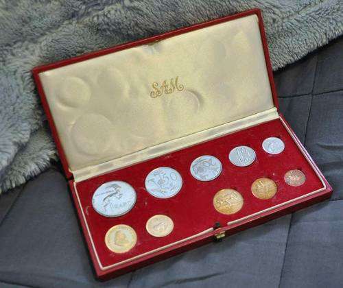 Complete 1980 Long Proof set with gold coins