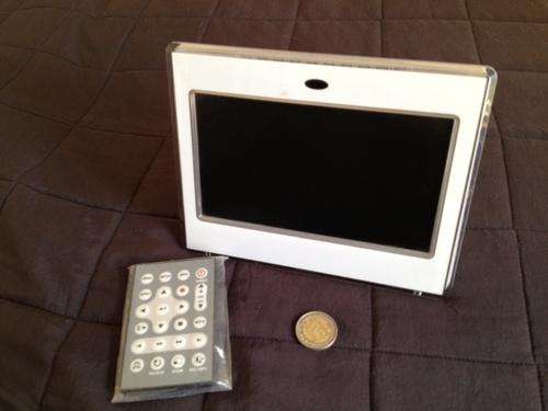 Digital picture frame 18cm (7 iinch) with remote