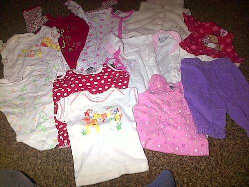 Mixed lots of baby Girls clothing      (newborn/0-3 months) (3)