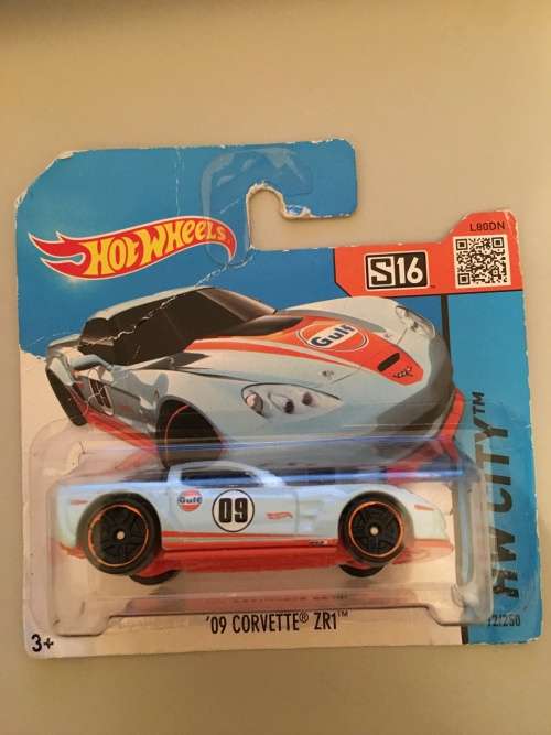 Hot Wheels '09 Corvette ZR1 - 2015 on card (card damaged)
