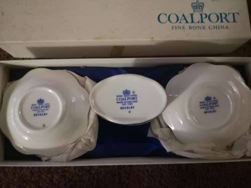 Stunning Coalport Fine bone China boxed gift set