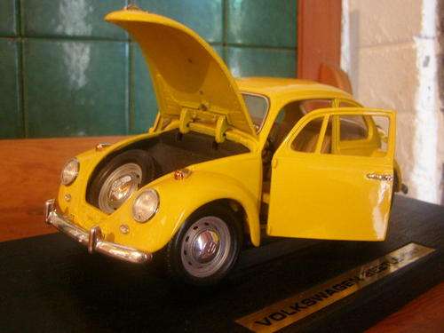 Volkswagen Beetle (1967) - Road Legends - 1:18 Scale