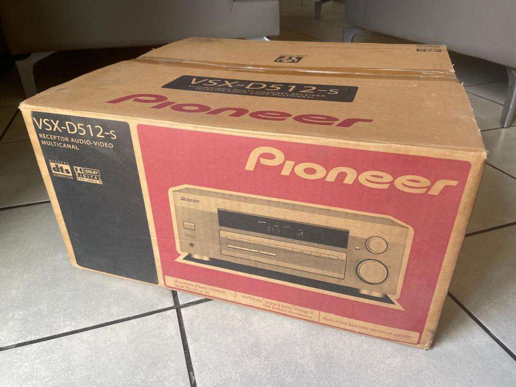Pioneer Surround sound receiver - VSX-D512