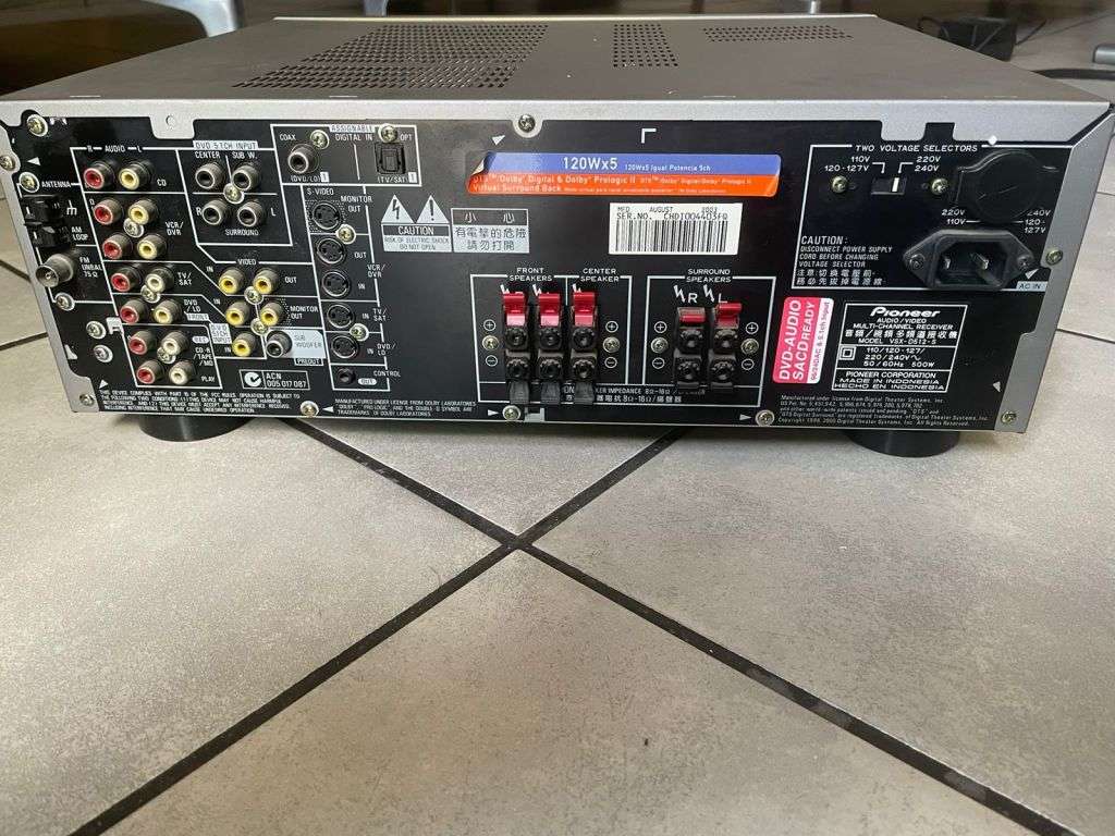 Pioneer Surround sound receiver - VSX-D512