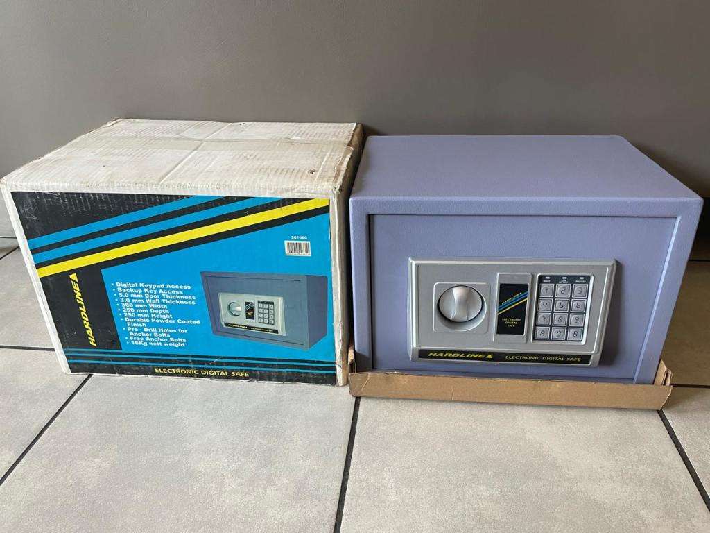 Hardline Safe Keypad Access 35 x 25 x 25 (11Kg)