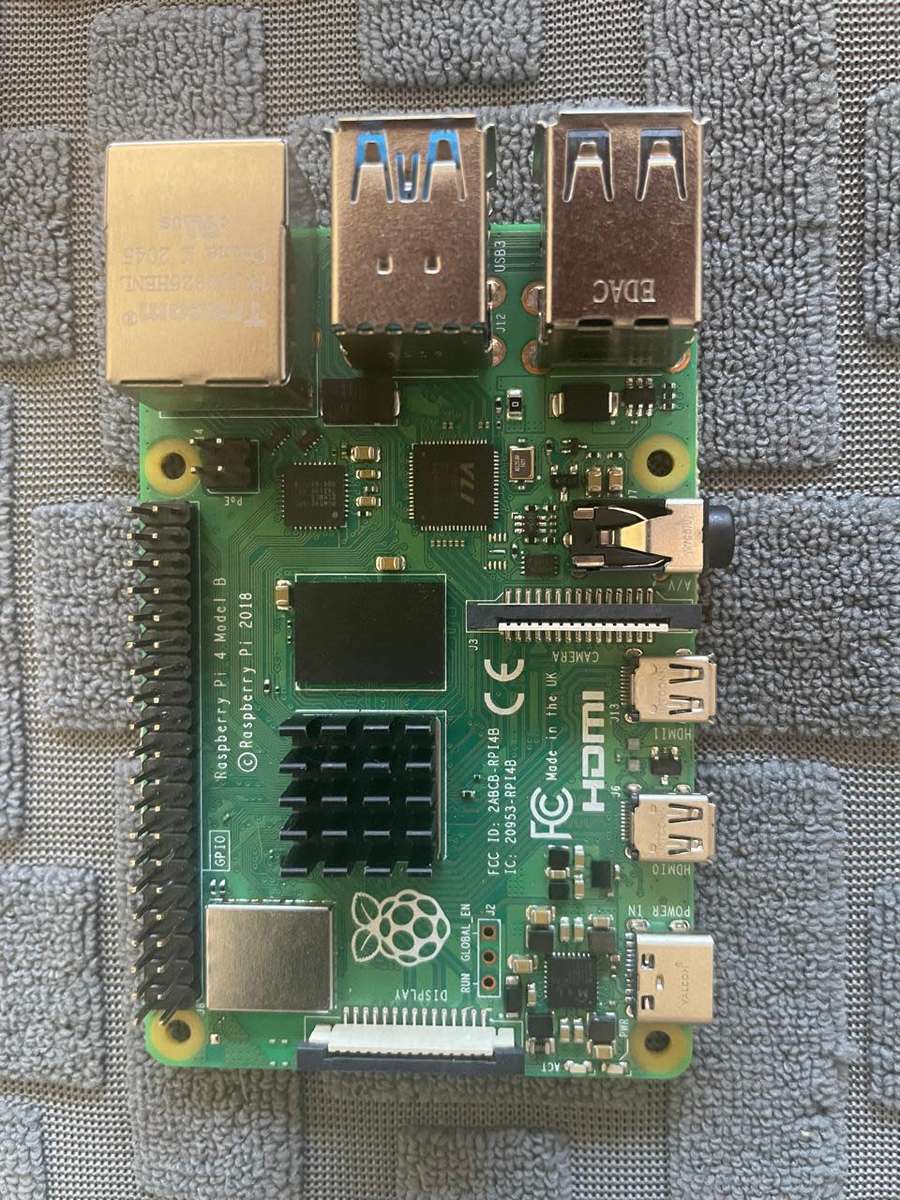 Raspberry Pi 4 Model B 2GB