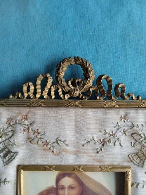 Early 1930s, Gilt metal frame,Inside picture print of Madonna and child