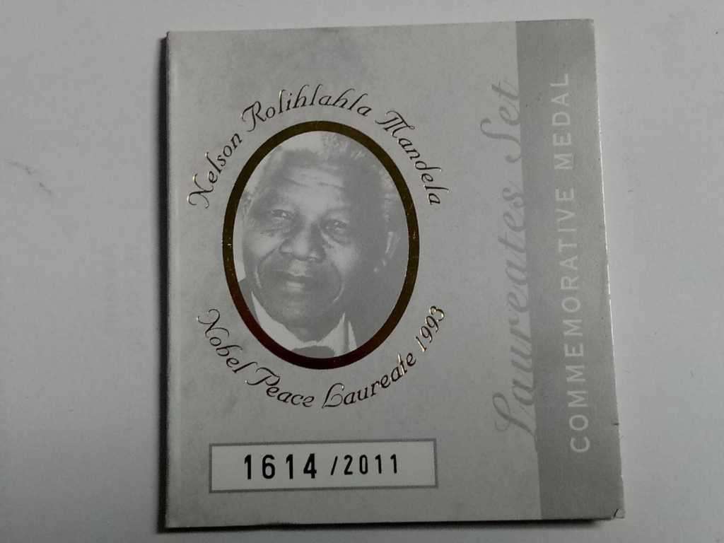 DISCOUNT!!! 2011 Nobel Peace Price Commemorative Medal