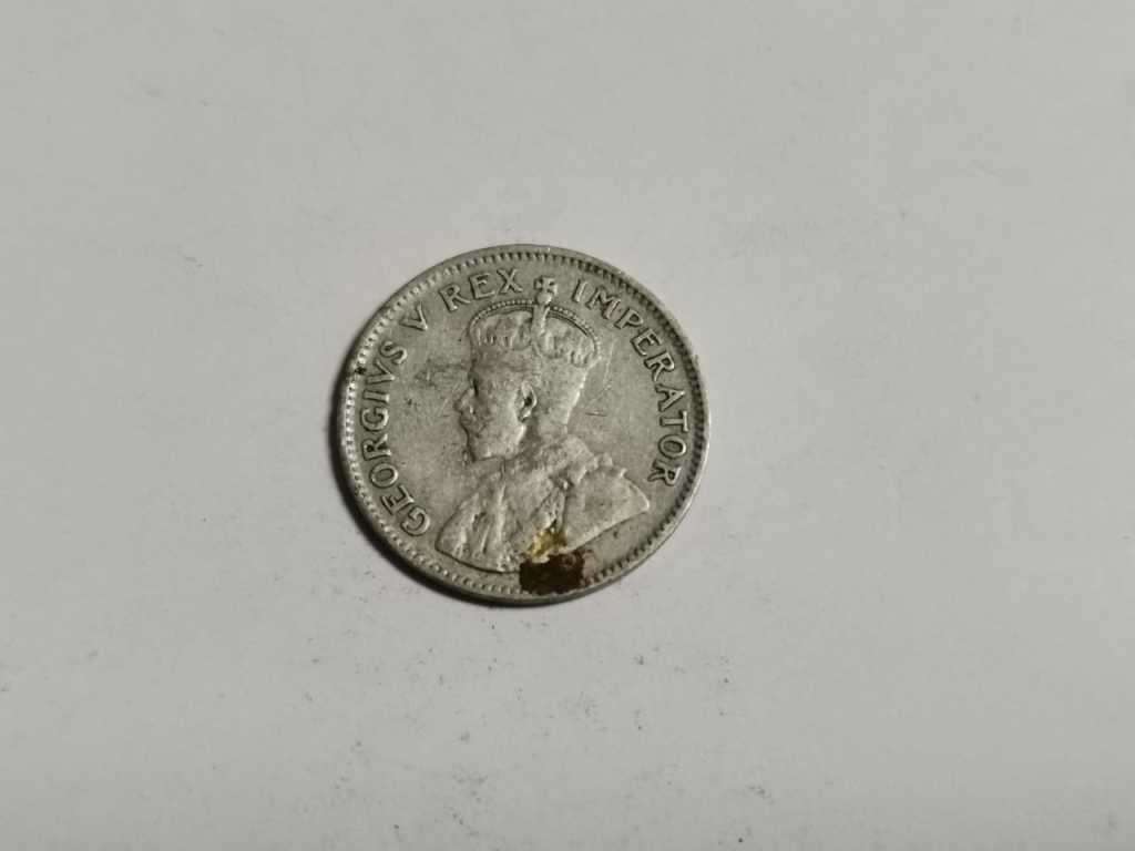 **R1 Auction**  Union 1930 Threepence