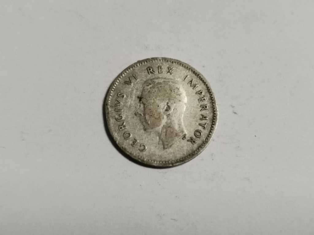 DISCOUNT!!! Union 1941 Threepence - Lamination ERROR