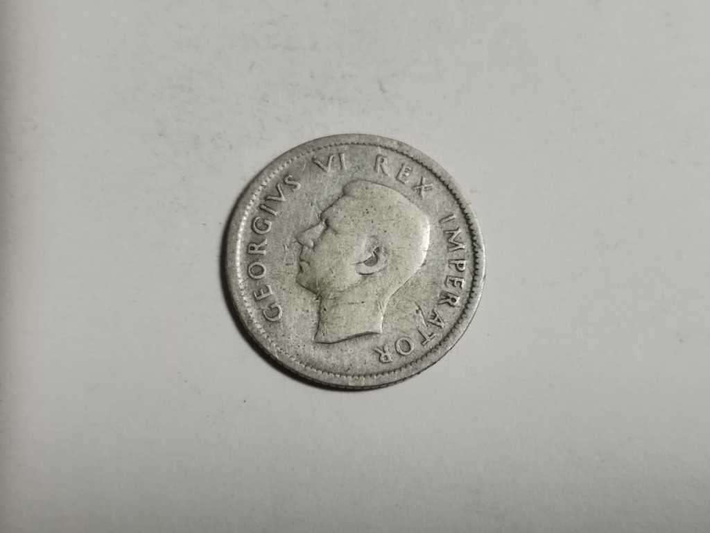 **R1 Auction**  Union 1937 Sixpence ERROR