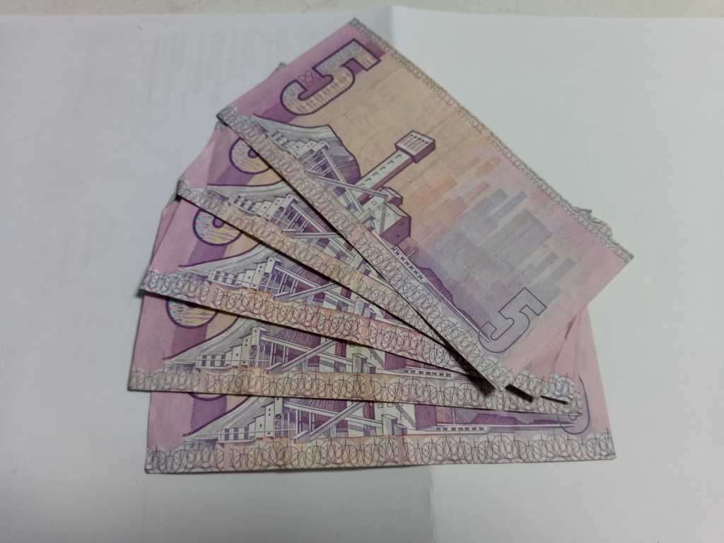 **R1 Auction**  Five Rand Notes G de Kock