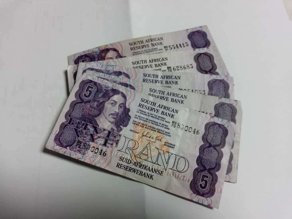 **R1 Auction**  Five Rand Notes G de Kock