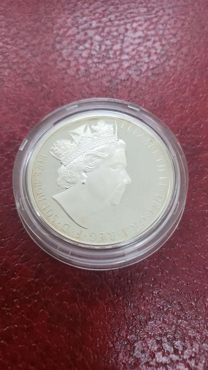 The Longest Reigning Monarch 2015 UK Five Pounds Silver Crown
