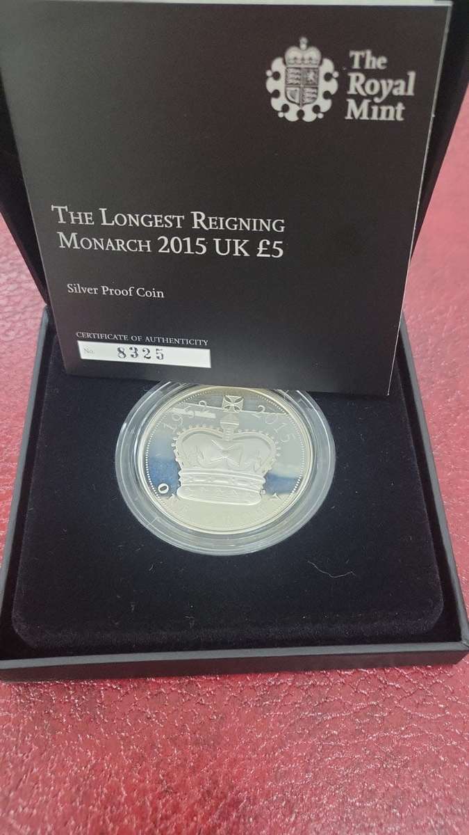 The Longest Reigning Monarch 2015 UK Five Pounds Silver Crown