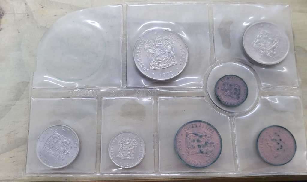 **R1 Auction** SA 1972 Mint Pack Coin Set-Without R1