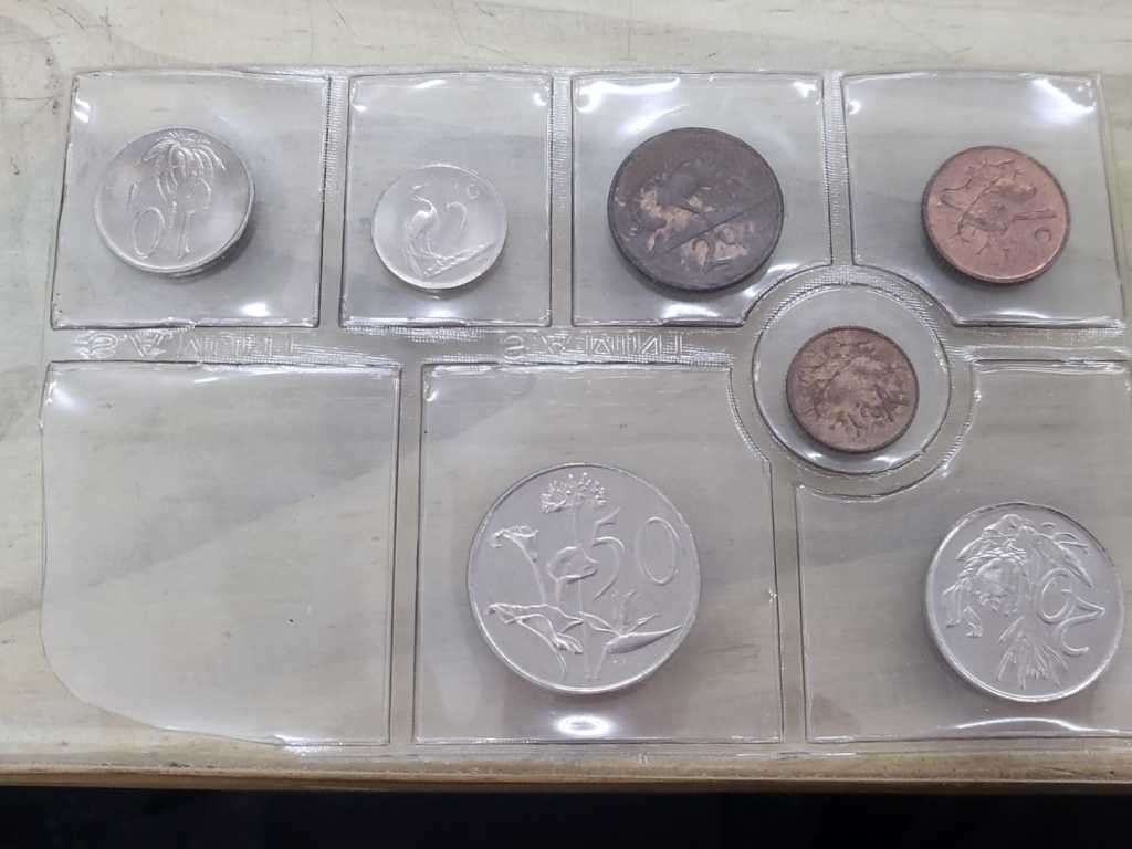 **R1 Auction** SA 1976 Mint Pack Coin Set-Without R1