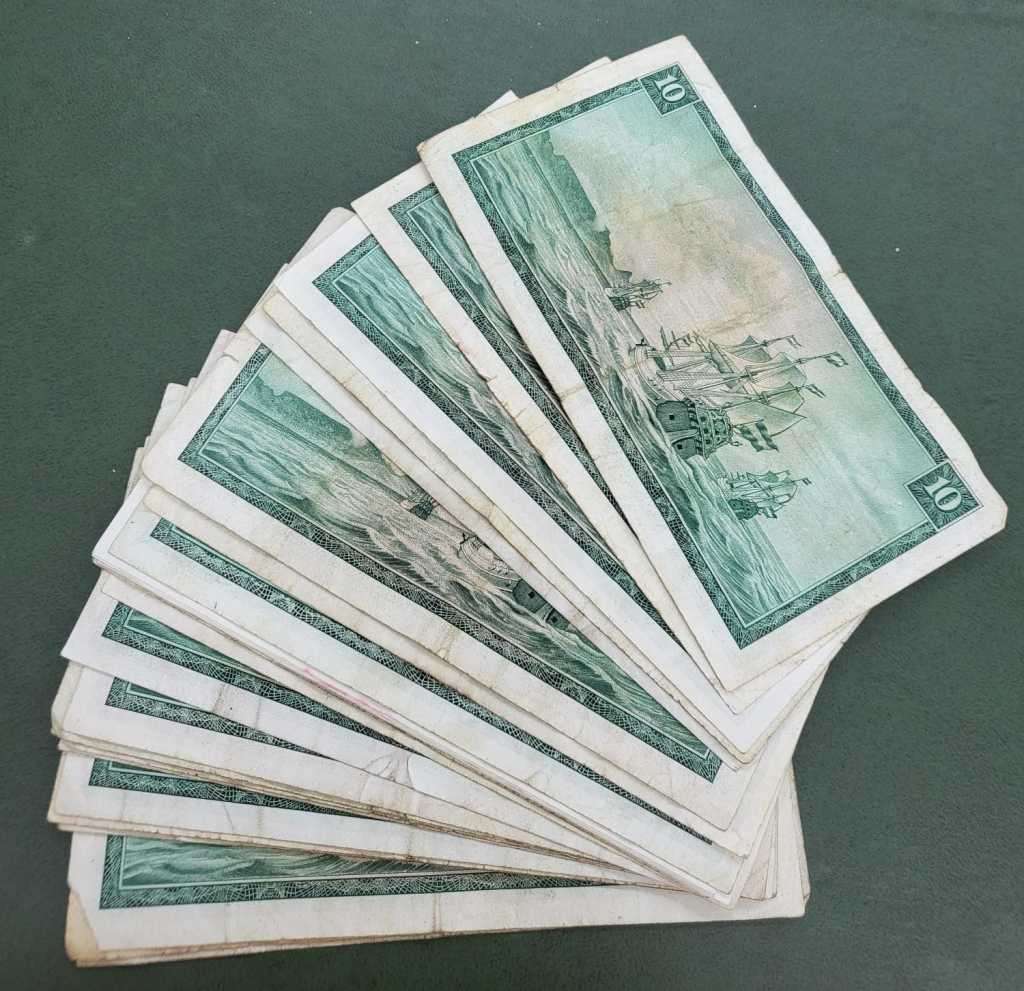 25x SA 10 Rand 1967-76 de Jongh-In varying conditions