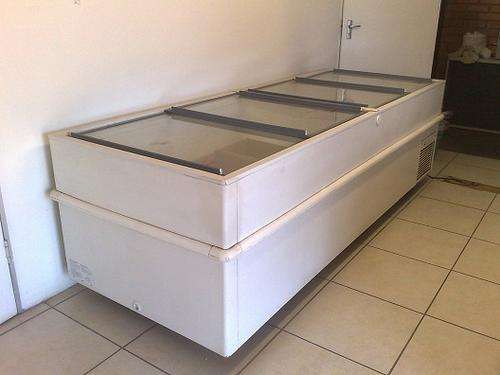 Island Display Freezer glass top - 2500mm x 900mm x 650mm BARGIN!!!