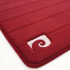 BATHROOM MATS AUTHENTIC PIERRE CARDIN 2 PIECE MAT SET / MARKET VALUE R 450