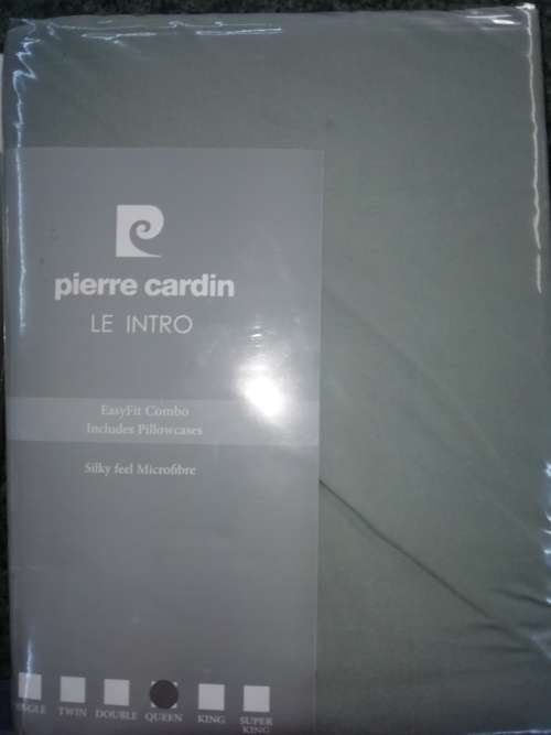 BED SHEET AND BASE COVER (NIGHT FRILL) IN ONE! PIERRE CARDIN BRAND INCLUDES 2 PILLOW CASES KING