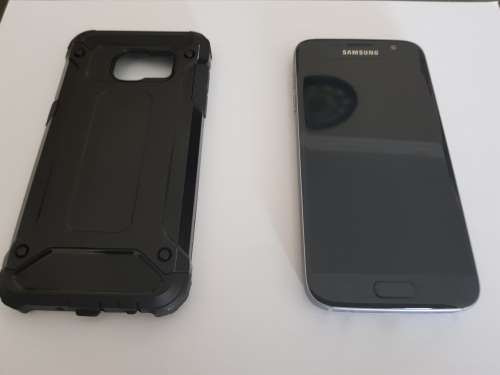 Samsung Galaxy S7 with FREE Rugged Cover