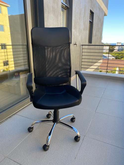 Office desk chair with lumbar support