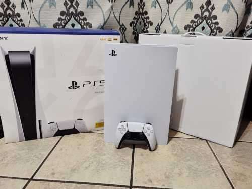 Playstation 5 Disc edition and 2 Games