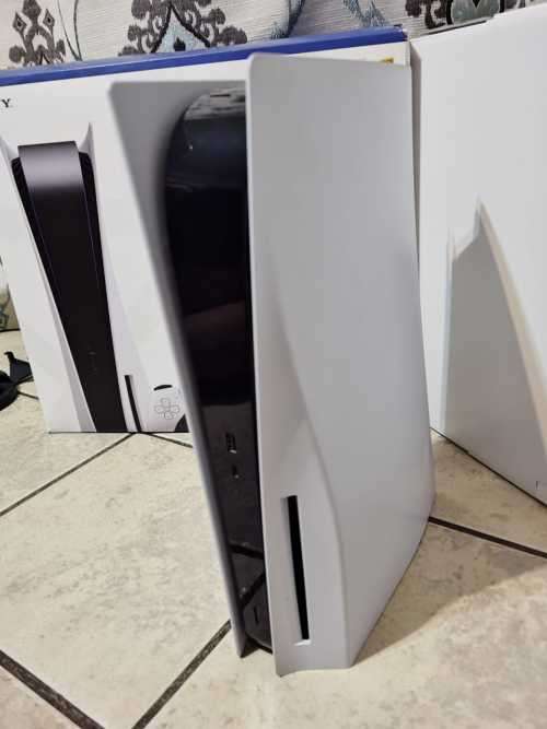 Playstation 5 Disc edition and 2 Games