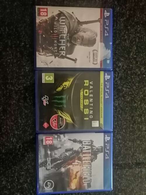 Playstation 4 1Tb and 3 games