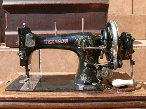 VINTAGE 19TH/20Th CENT. PFAFF SEWING MACHINE