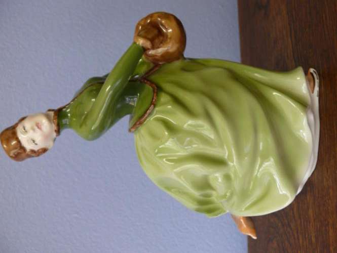 ROYAL DOULTON "GRACE" - HN2318