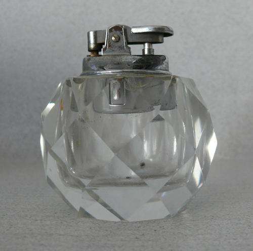 CRYSTAL GLASS TABLE LIGHTER