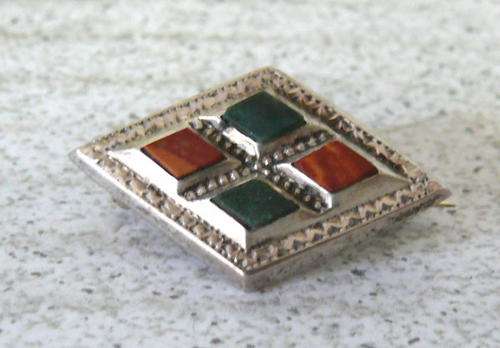 BEAUTIFUL SILVER BROOCH WITH SEMI PRECIOUS STONES