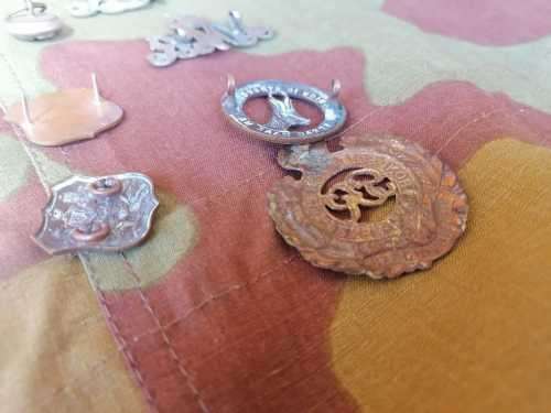 Mixed lot of badges, Some WW2