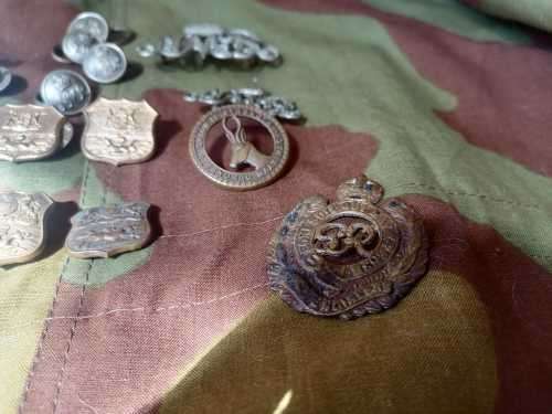 Mixed lot of badges, Some WW2