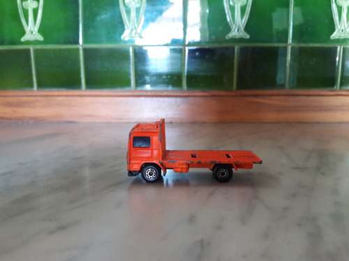 1/100 Matchbox Volvo Truck