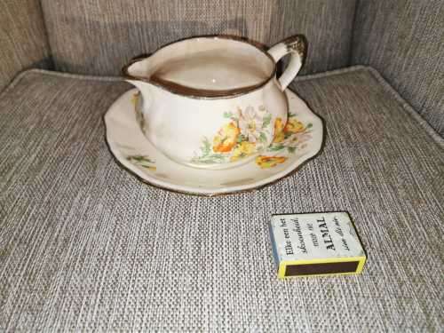 Beautiful Alfred Meakin Gravy Boat