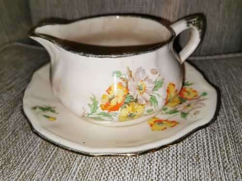 Beautiful Alfred Meakin Gravy Boat