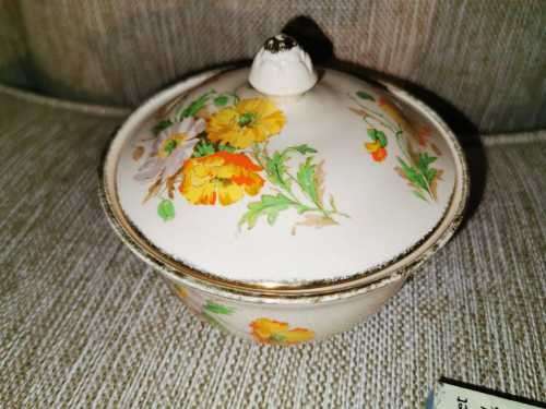 Beautiful Alfred Meakin sugar Pot
