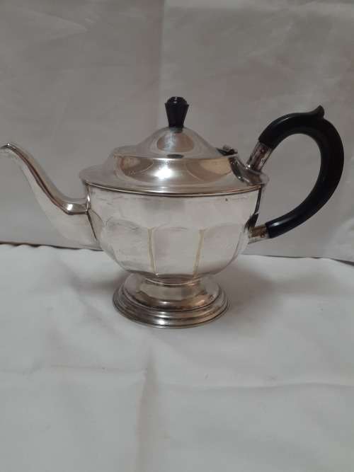 Beautiful EPNS Coffee Pot