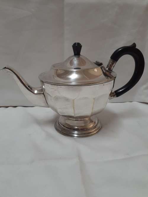 Beautiful EPNS Coffee Pot
