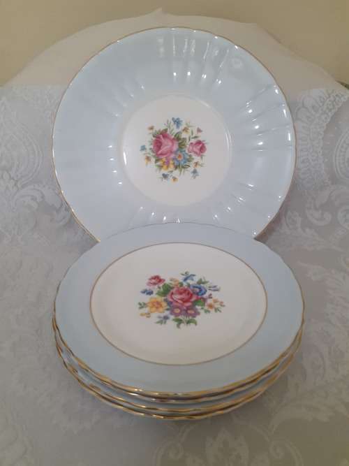 Royal Grafton x5 cake plates and big Cake plate